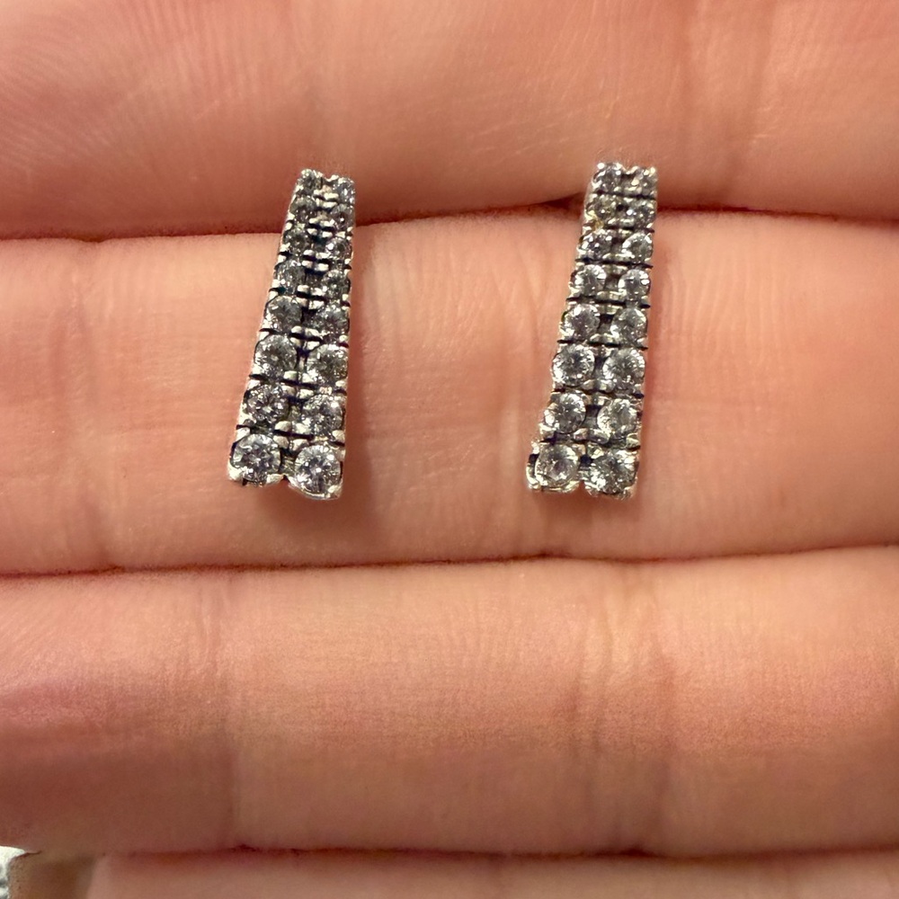 Retired Pandora Second Hand 🌟Elegant Silver Drop Earrings Ale 925
